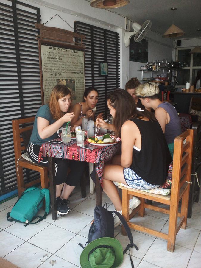 Yellow Flower Hostel Τσιανγκ Ράϊ Εξωτερικό φωτογραφία