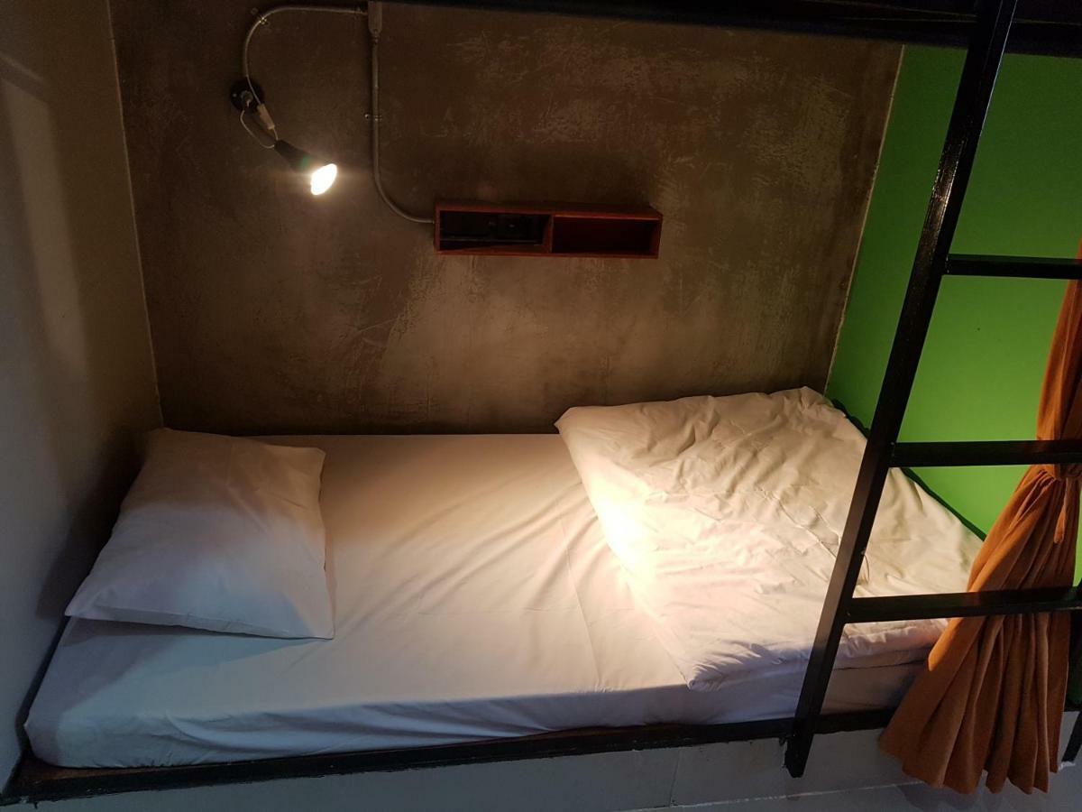 Yellow Flower Hostel Τσιανγκ Ράϊ Εξωτερικό φωτογραφία