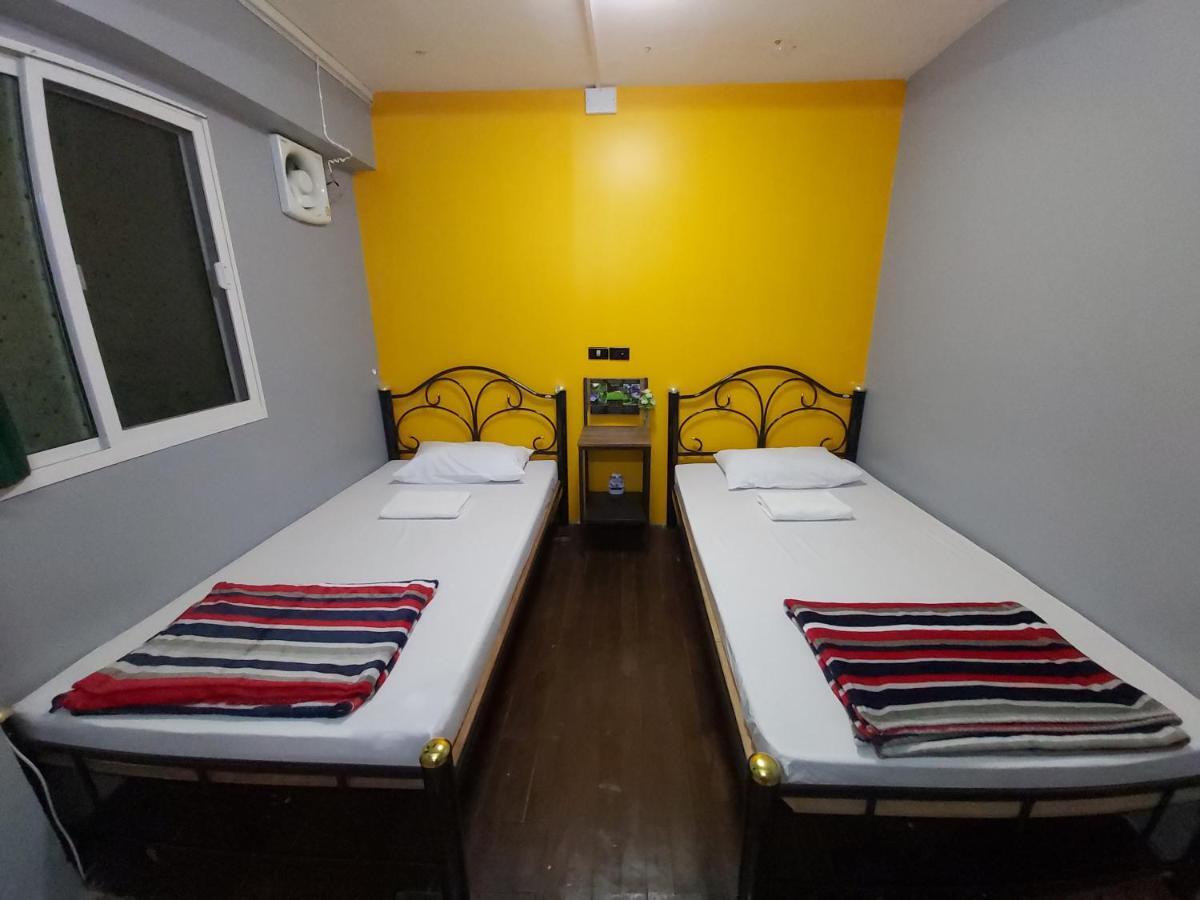 Yellow Flower Hostel Τσιανγκ Ράϊ Δωμάτιο φωτογραφία