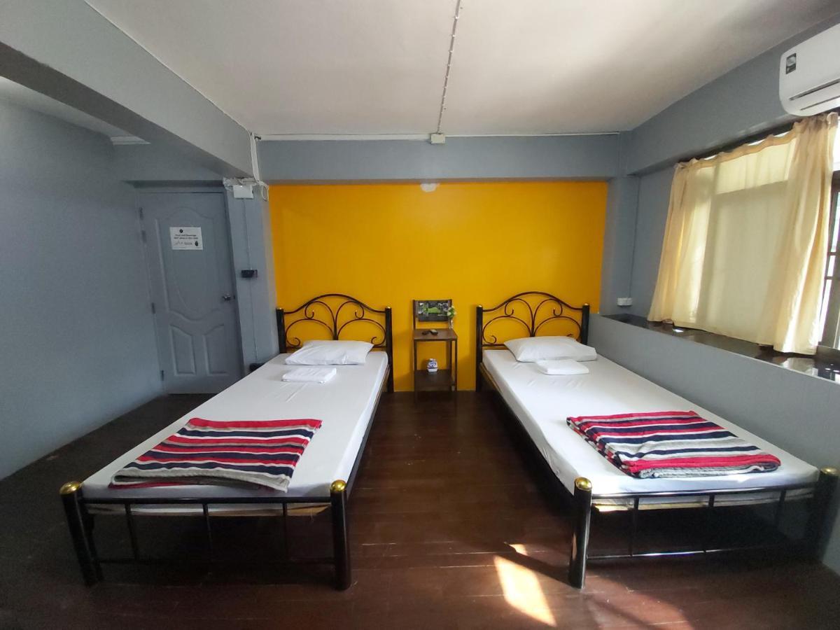 Yellow Flower Hostel Τσιανγκ Ράϊ Δωμάτιο φωτογραφία